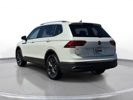 Pearl White 2023 Volkswagen Tiguan 2.0T SE