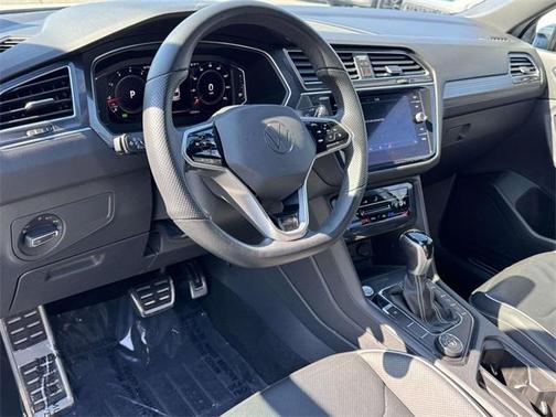2022 Volkswagen Tiguan 2.0T SEL R-Line 4MOTION