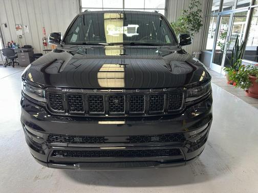 2023 Jeep Grand Wagoneer Series II