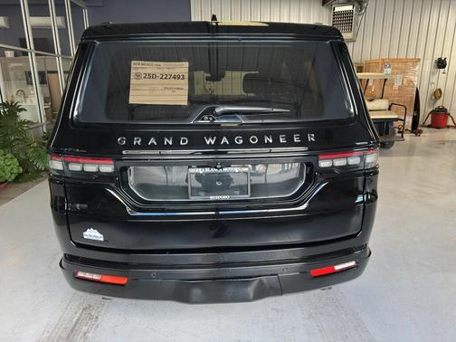 2023 Jeep Grand Wagoneer Series II