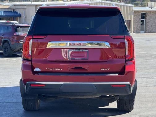 2023 GMC Yukon SLT