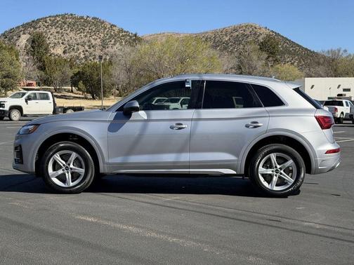 2023 Audi Q5 40 Premium