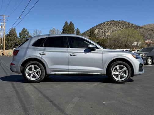 2023 Audi Q5 40 Premium