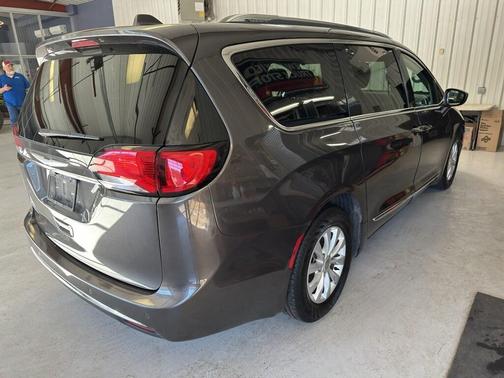 2018 Chrysler Pacifica Touring-L