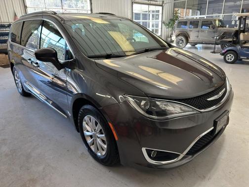 2018 Chrysler Pacifica Touring-L