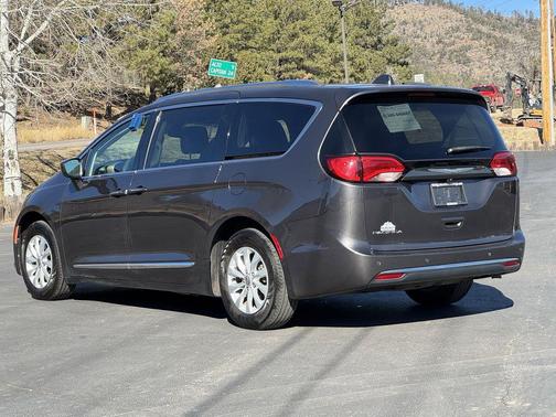 2018 Chrysler Pacifica Touring-L