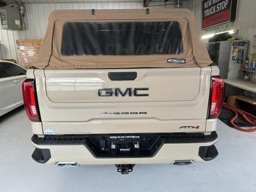 2022 GMC Sierra 1500 AT4