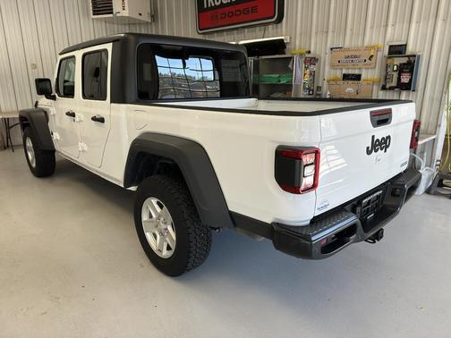 2020 Jeep Gladiator Sport