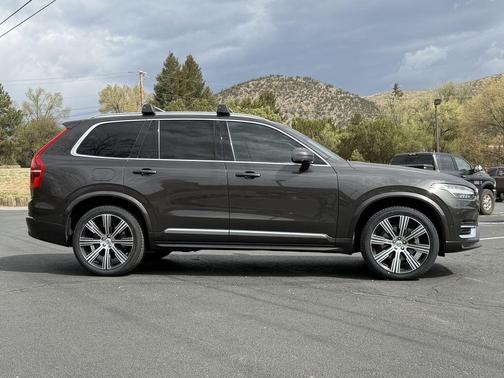 Platinum Grey Metallic 2023 Volvo XC90 B6 Ultimate 7-Seater