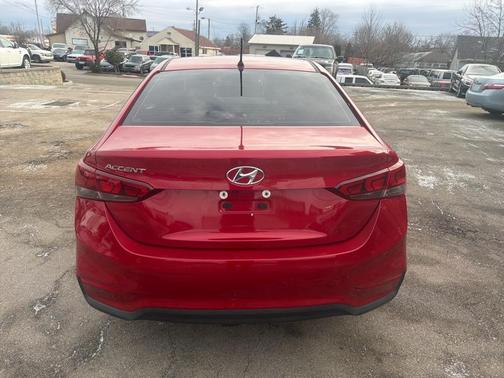 2019 Hyundai Accent SEL 4-Door 6A