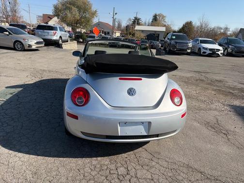 2006 Volkswagen New Beetle 2.5
