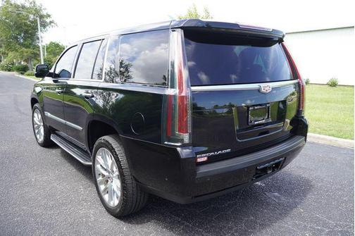 2020 Cadillac Escalade Luxury