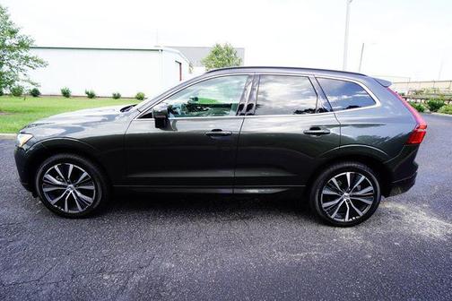 2022 Volvo XC60 B5 Momentum