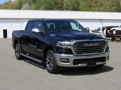 2025 RAM 1500 Laramie Crew Cab 4x4 57' Box
