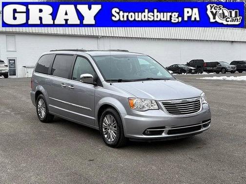 2016 Chrysler Town & Country Touring-L