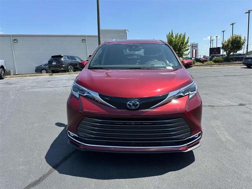 2023 Toyota Sienna Platinum 7 passenger