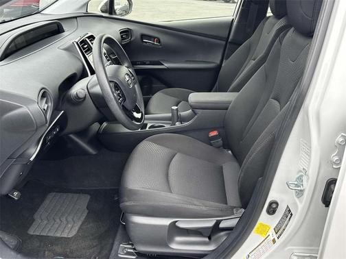 2022 Toyota Prius L