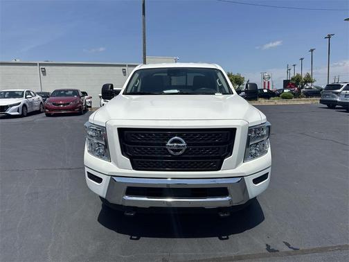 2022 Nissan Titan XD SV