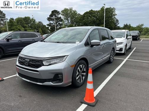 Solar Silver Metallic 2025 Honda Odyssey