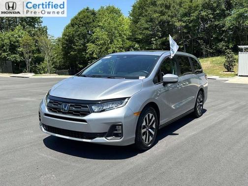 Solar Silver Metallic 2025 Honda Odyssey