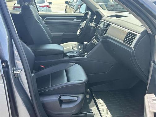 2022 Volkswagen Atlas 2.0T SE w/Technology