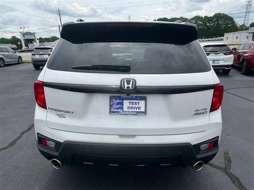 2023 Honda Passport Elite