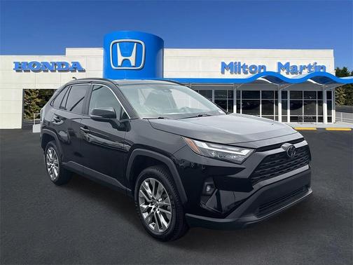 2022 Toyota RAV4 XLE Premium