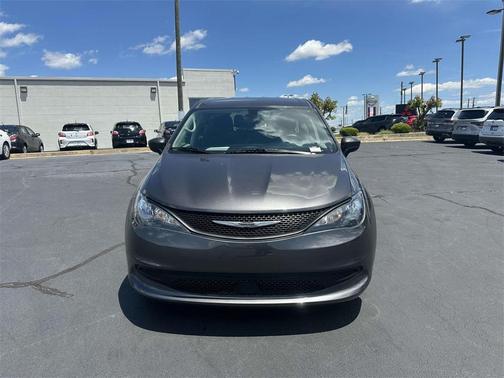 2021 Chrysler Voyager L
