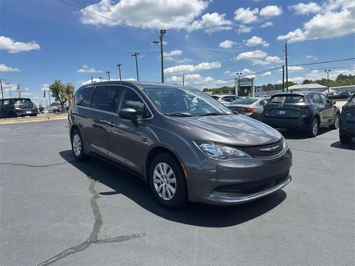 2021 Chrysler Voyager L