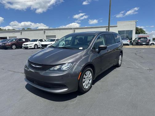 2021 Chrysler Voyager L