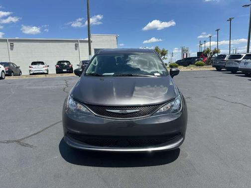 2021 Chrysler Voyager L