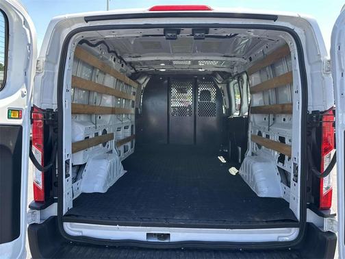 2022 Ford Transit-250 Base