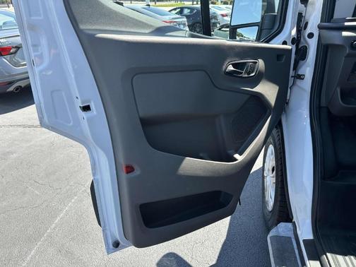 2022 Ford Transit-250 Base