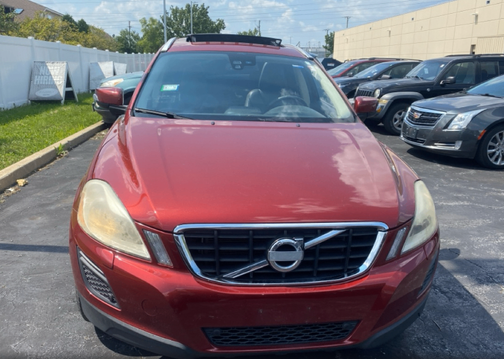 Burgundy 2011 Volvo XC60 3.2