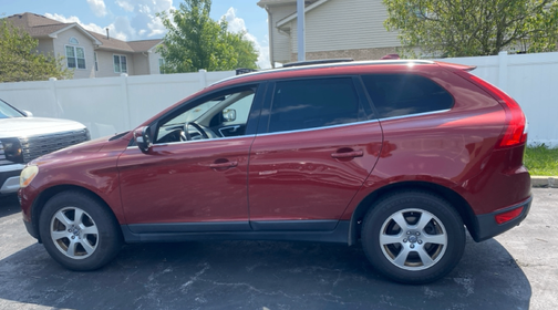 Burgundy 2011 Volvo XC60 3.2