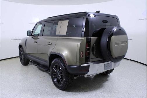2025 Land Rover Defender 110 P300