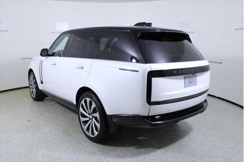 2025 Land Rover Range Rover P400 SE