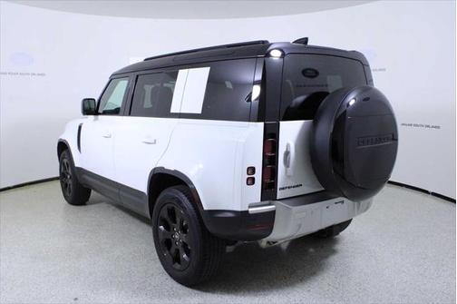 2025 Land Rover Defender 110 P400 S