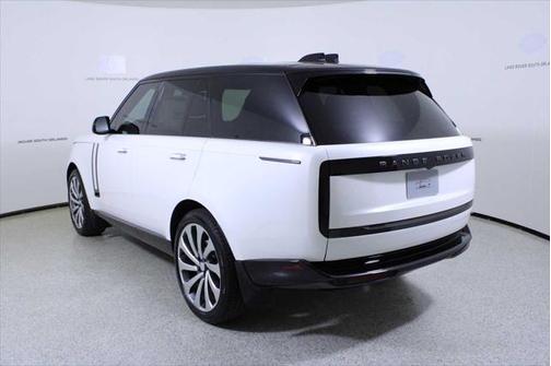 2025 Land Rover Range Rover P400 SE