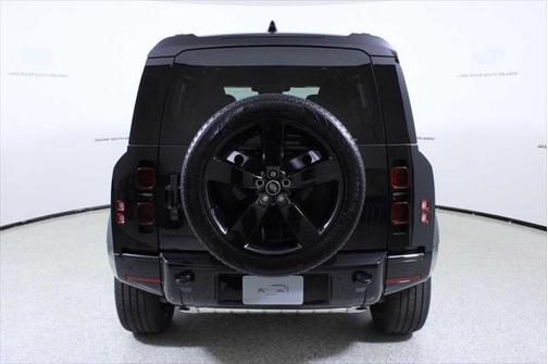 2025 Land Rover Defender 110 P400 X-Dynamic SE