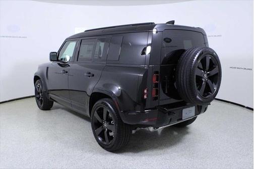 2025 Land Rover Defender 110 P400 X-Dynamic SE
