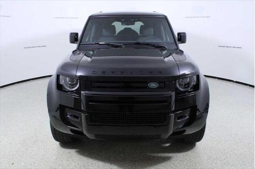 2025 Land Rover Defender 110 P400 X-Dynamic SE