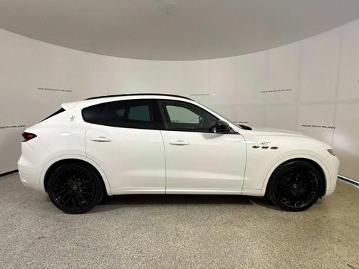 Bianco 2022 Maserati Levante GT