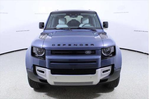 2025 Land Rover Defender 110 P300