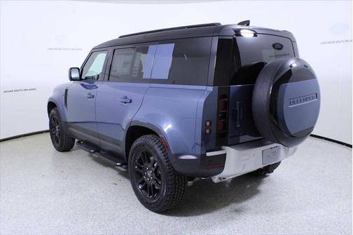 2025 Land Rover Defender 110 P300