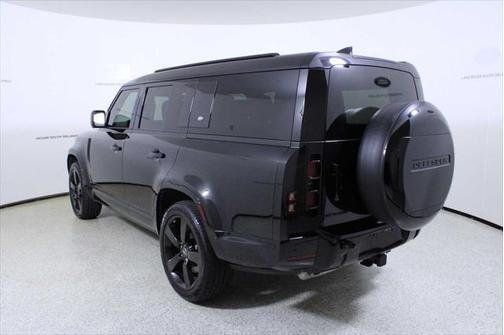 2024 Land Rover Defender 130 P400 X-Dynamic SE