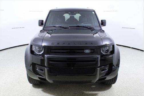 2024 Land Rover Defender 130 P400 X-Dynamic SE