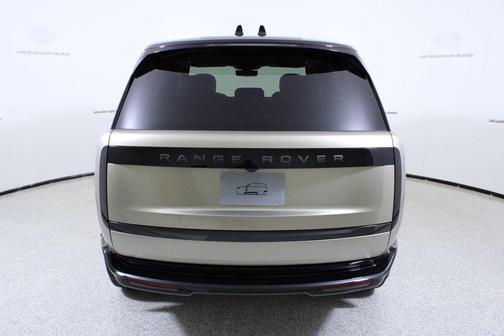 2025 Land Rover Range Rover P530 SE