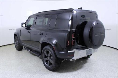 2025 Land Rover Defender 110 P300