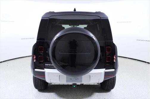 2025 Land Rover Defender 110 P300